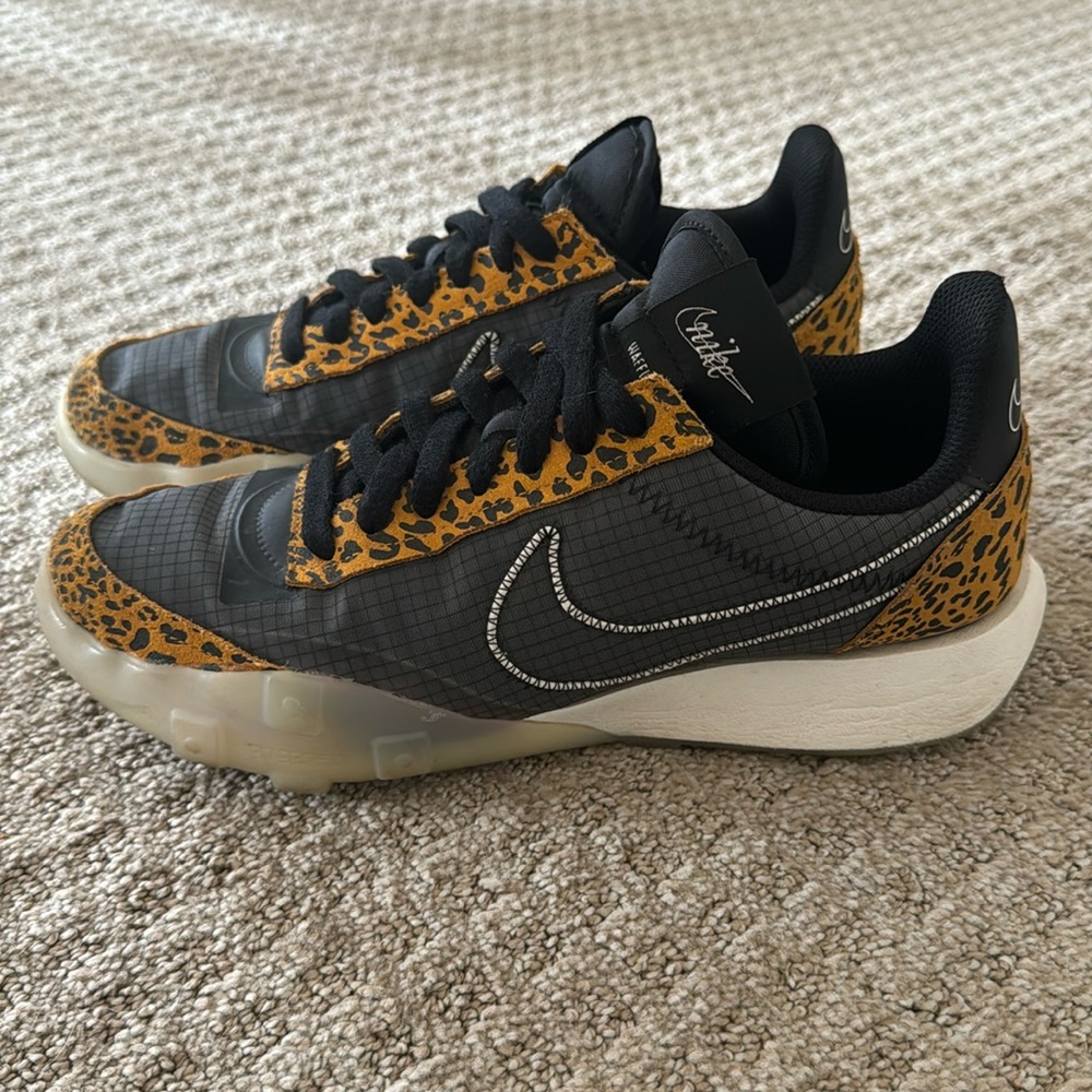 Nike waffle racer